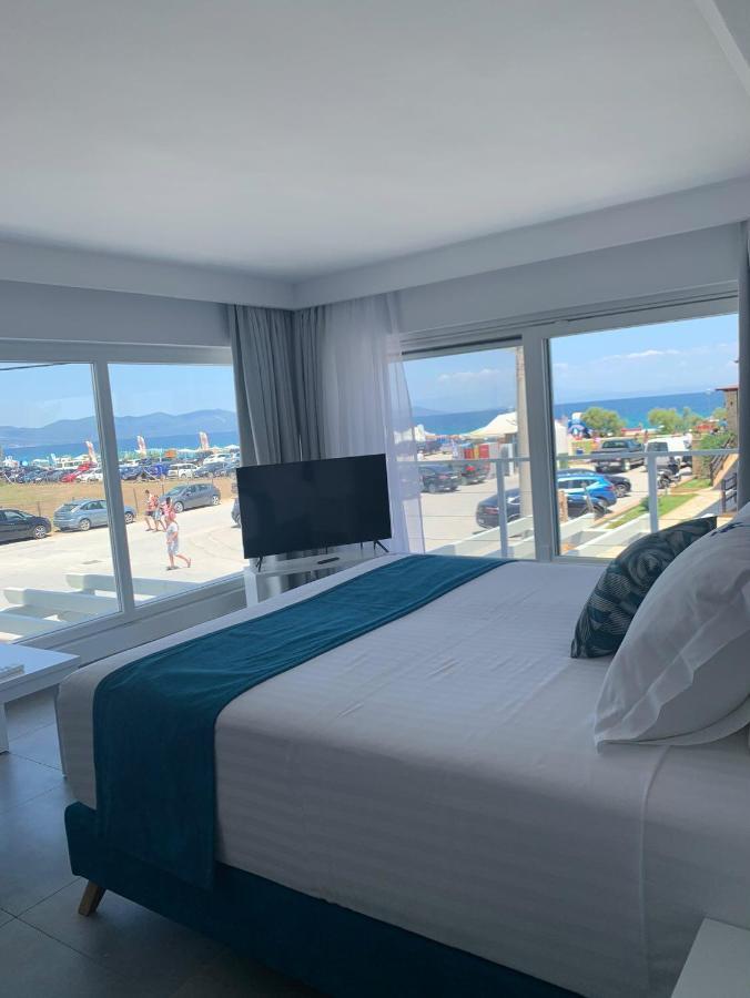 Ocean Blue Suites Ierissós Ngoại thất bức ảnh