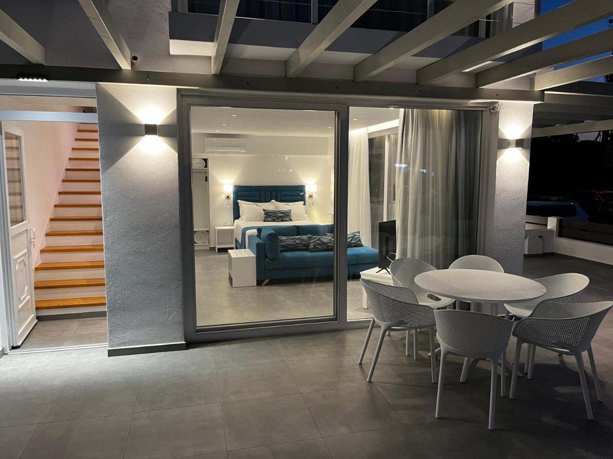 Ocean Blue Suites Ierissós Ngoại thất bức ảnh