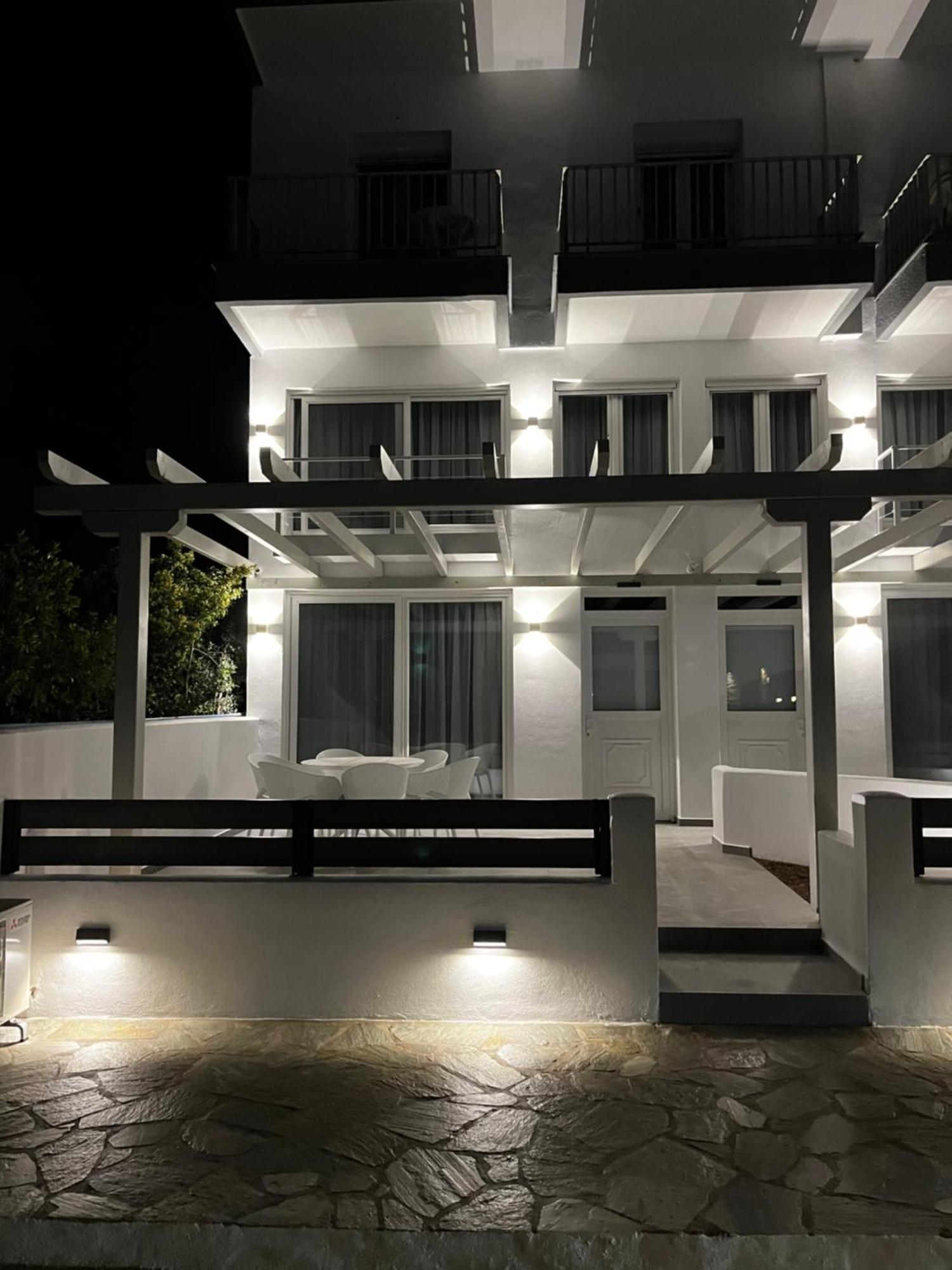 Ocean Blue Suites Ierissós Ngoại thất bức ảnh