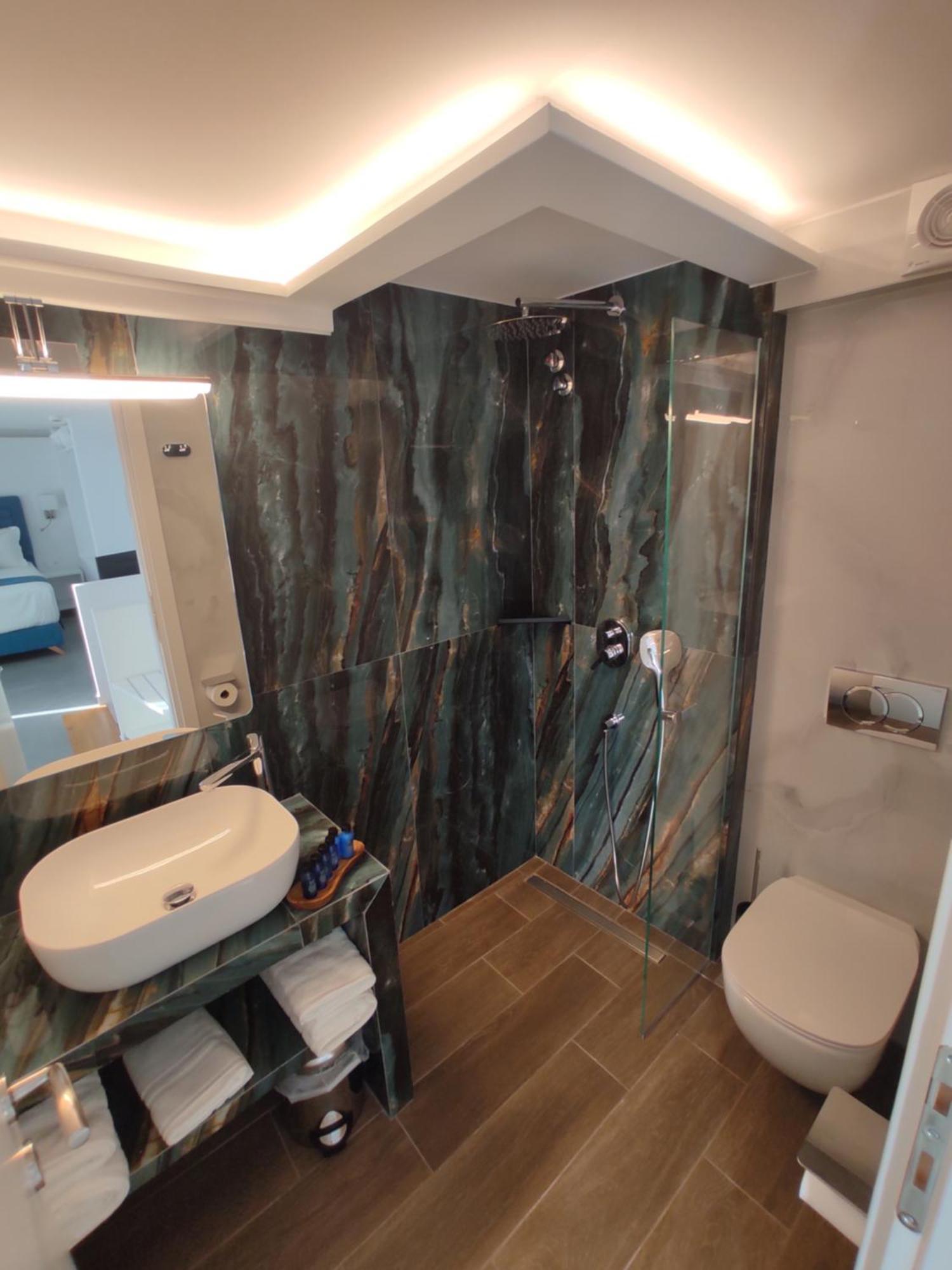 Ocean Blue Suites Ierissós Phòng bức ảnh